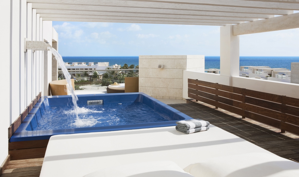 Ocean view terrace suite with plunge pool
